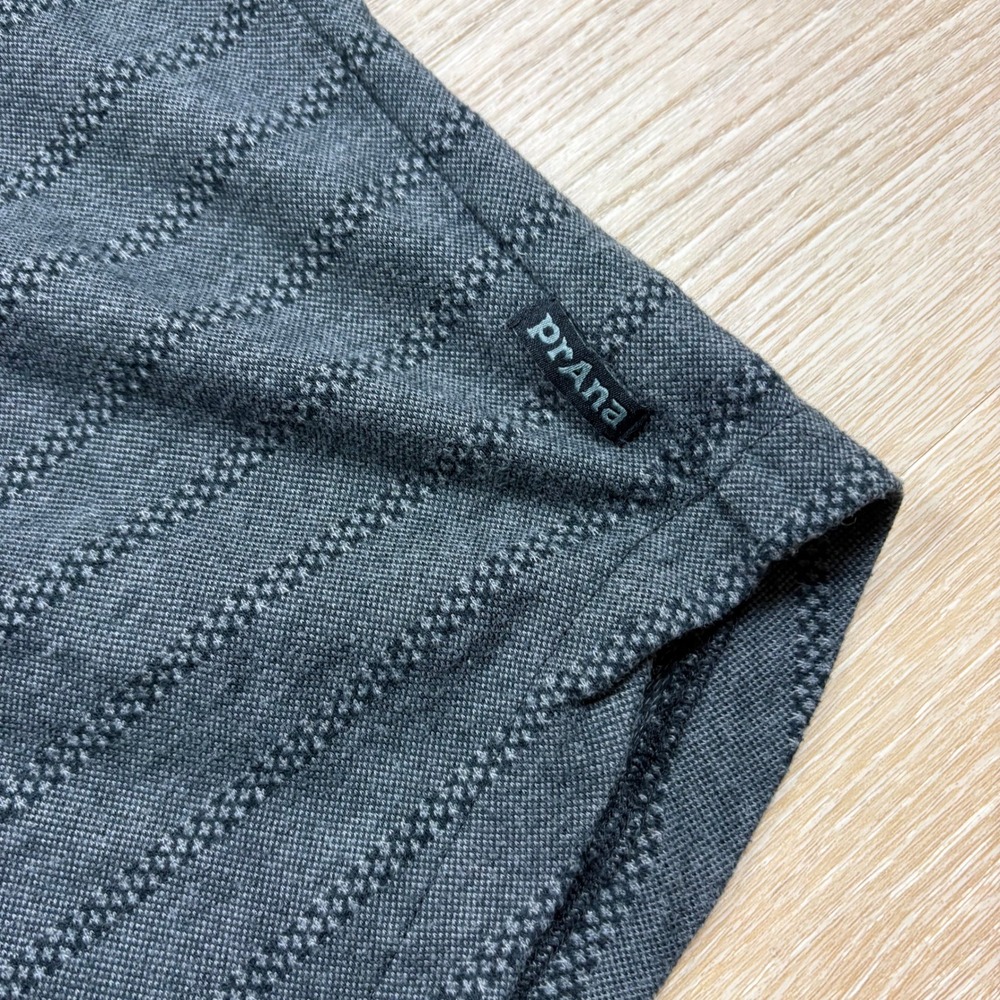 PrAna Textured Stripe Short Sleeve Button Down Shirt Men's Large Color Charcol - Picture 2 of 7